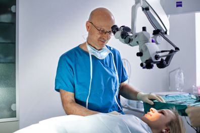 Implantologie in der Praxis von Dr. med. Manfred Reetz